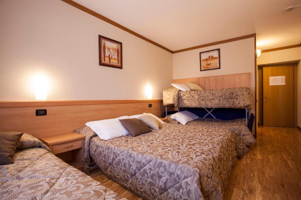 Hotel Vittoria Folgaria Quarto foto